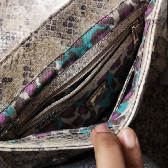 Guess cross body bag - Picture 2 of 2